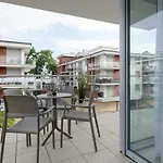 Klifowa Premium With Spa, Fitness & Kids Club By Renters Rewal