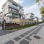Klifowa Premium With Spa, Fitness & Kids Club By Renters Rewal