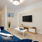Apartment Klifowa Premium With Spa, Fitness & Kids Club By Renters Rewal