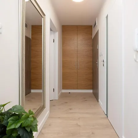 Klifowa Premium With Spa, Fitness & Kids Club By Renters 레왈