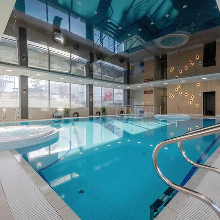 Klifowa Premium With Spa, Fitness & Kids Club By Renters Rewal